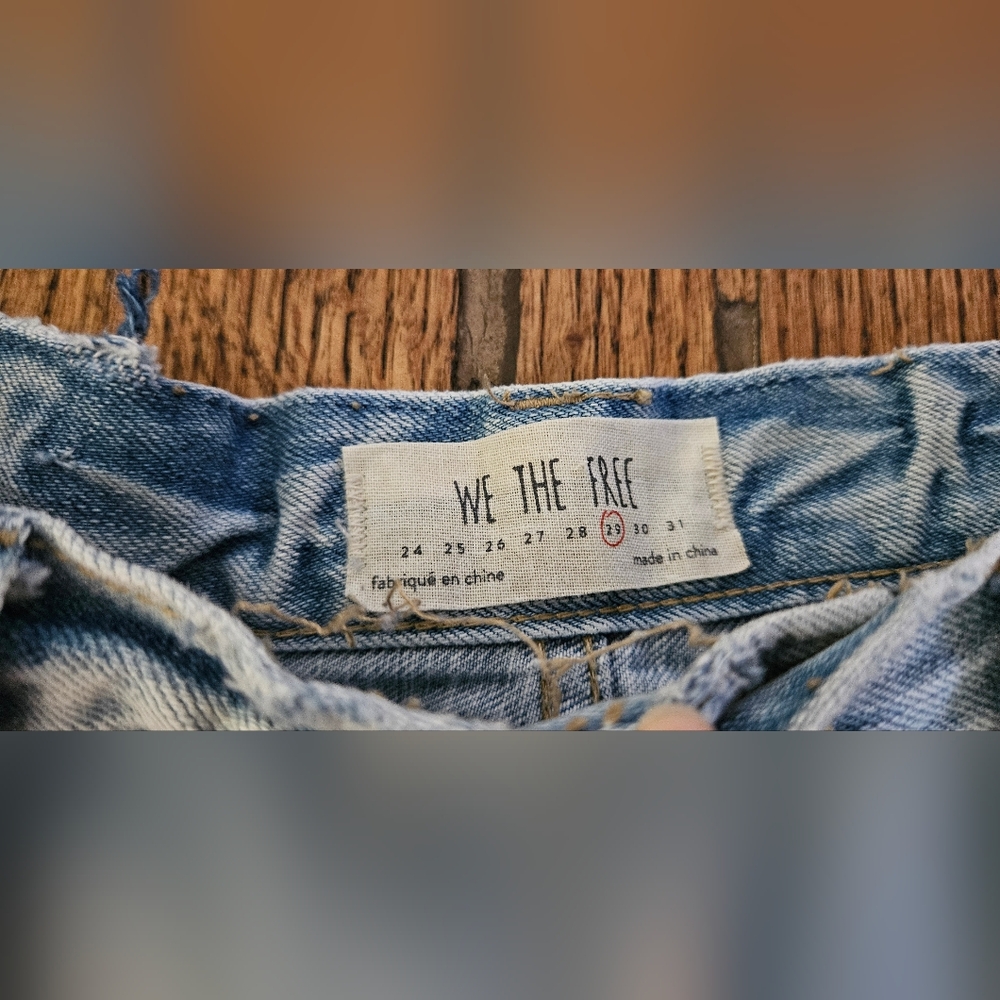 We The Free Cut Off Jeans Size 29 - Picture 2 of 4